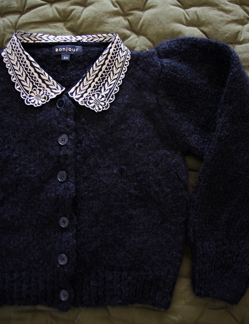 [BONJOUR DIARY] Cardigan with embroidered collar _ Black