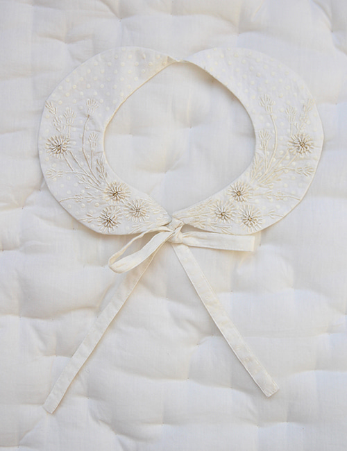 [Bonjour Diary] Embroidered collar _ Ecru dot voile
