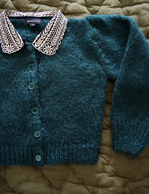 [BONJOUR DIARY] Cardigan with embroidered collar _ Moss green